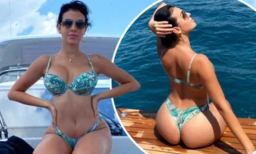 Georgina met derrière le dos façonné par les vacances à Dubaï