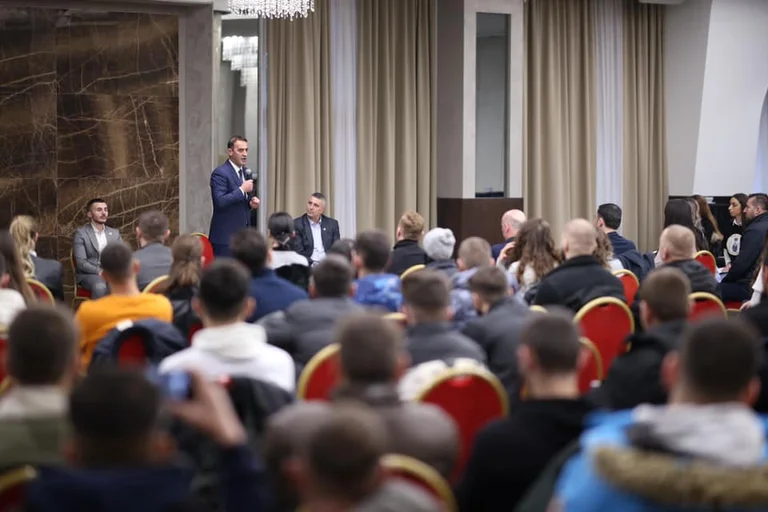 Daut Haradinaj: De Peja aujourd'hui nous transmettons le message de la victoire