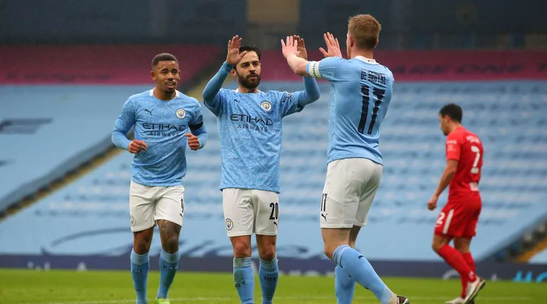 Man City continues smoothly at FA Cup, defeating Birmingham
