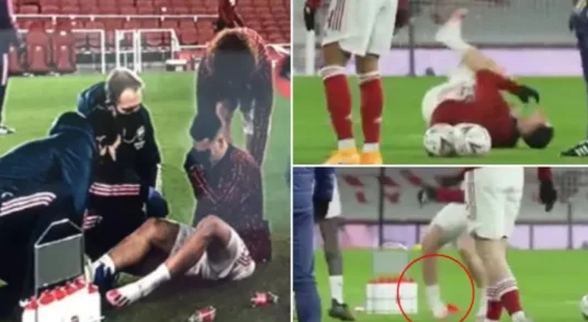 Le footballeur Arsenal lui fait mal à la jambe dans l'entraînement