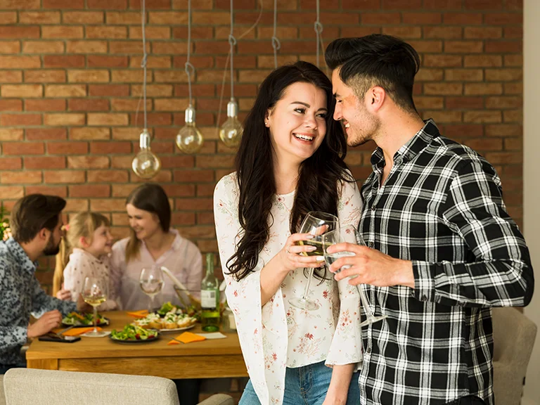 Tu ne le savais pas. Apprenez les méthodes nécessaires pour flirter avec quelqu'un