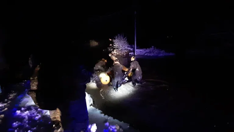 Armée du Kosovo sur le terrain pour aider la population après les inondations