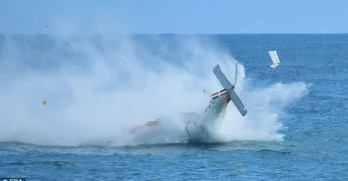 Confirmed crash of the plane by 50 passengers after 4 minutes of flight