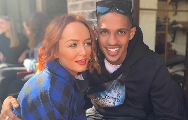 Adriana Matoshi en una cena romántica con su pareja