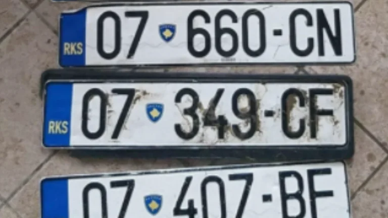 Kosovo flows: Citizens find 12 car signs from different Kosovo cities in Rahovec