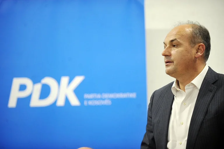 Hoxhaj: V V-LDK supprime les opportunités pour les jeunes