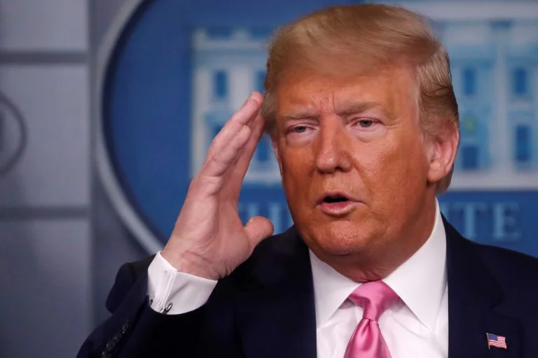 Les troubles du Capitole : ouvrir une enquête sur Donald Trump
