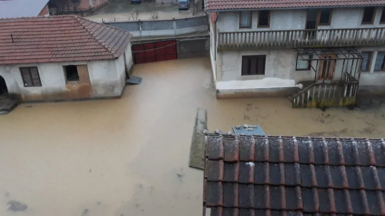 MPB annuncia che i comuni del Kosovo soffrono male di inondazioni