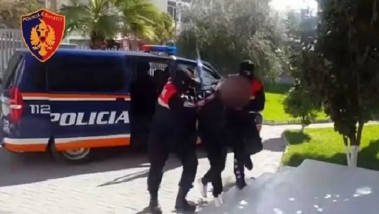 Dos Kosovars arrestados en Durres