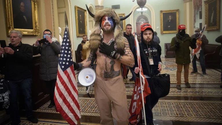¿Quién es el que invadió el Congreso Americano?