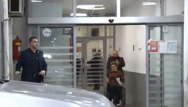 Remo criminal contra el hombre que golpeó a su esposa detrás de la cabeza