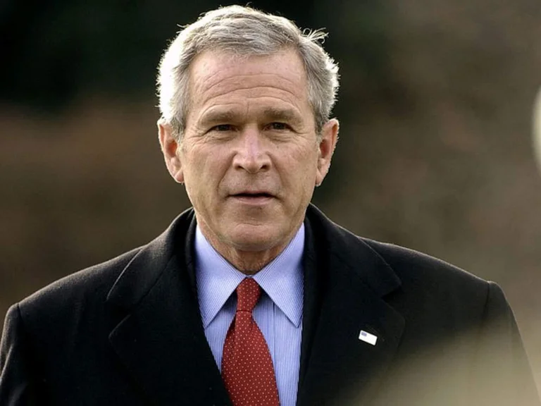 George Bush: Images malades, élections donc concours dans une banane republiée par la république