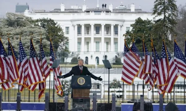 Renuncia a la Casa Blanca después de la violencia en el Congreso