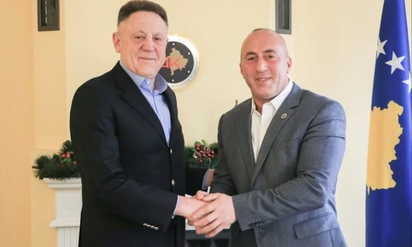 Haradinaj formaliza la candidatura de Dresaj