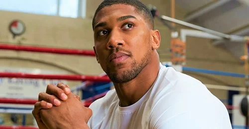 Anthony Joshua dà dettagli del farmaco contro Tyson Fury