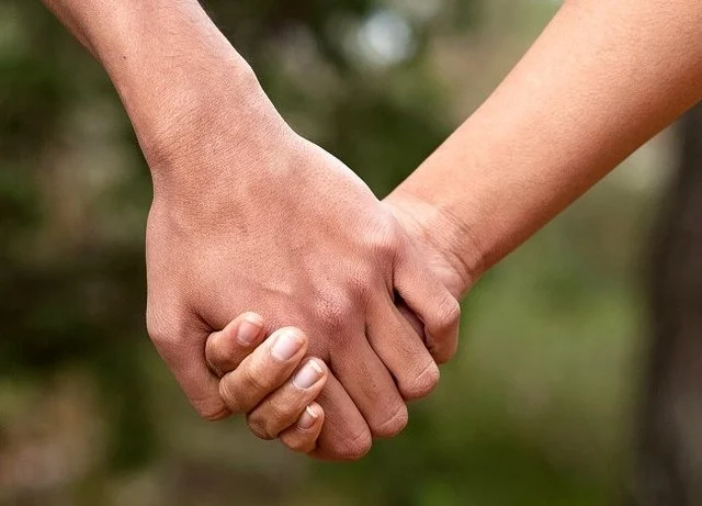 Una coppia di 16 anni di Istog cerca aiuto nella polizia che i genitori permettono di vivere insieme