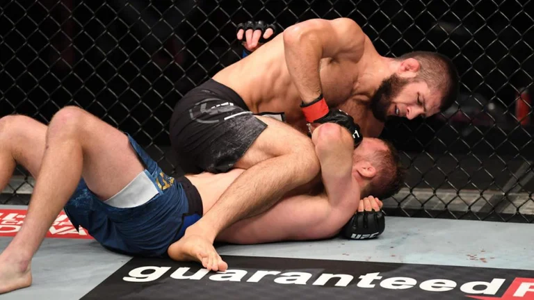 “Khabab returns to the cage only for the duel with...”