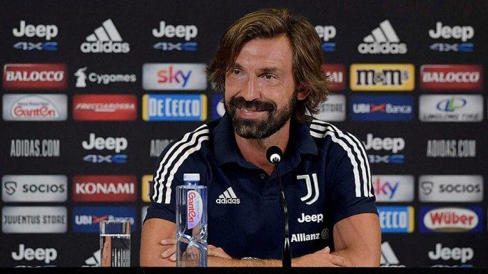 Pirlo confirma el interés de Giroud
