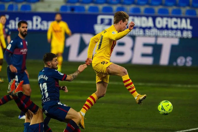 Barcelona gana duro en el viaje a Hjeca
