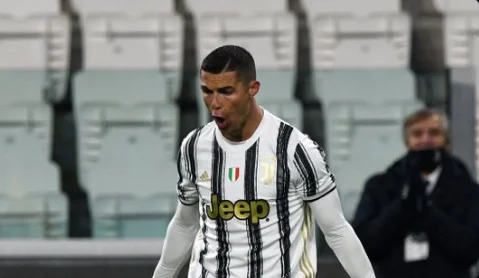 Miglior tiratore nella storia del calcio Ronaldo rompe Peles record