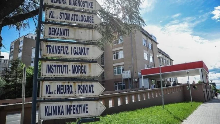 Tre agenti di polizia sono stati feriti durante la prevenzione.