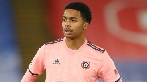 ¿Quién es el asaltante de 16 años que hizo un debut hoy en Premierliga?