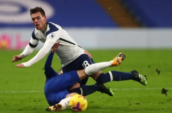 Cuatro jugadores de Premier League violan medidas