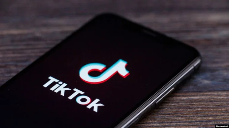 TikTok, de 12 años, demanda en la Corte