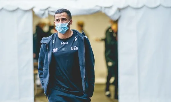 Painful: He blew fire bullets in his face, the famous footballer is in danger of losing sight