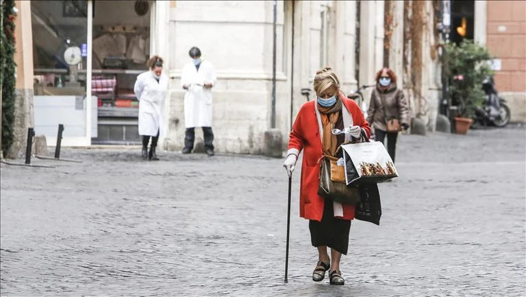 Italy Returns to Red Party Zone