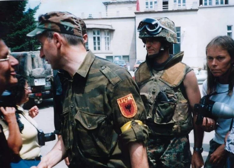 Rare photo du commandant Drini, publiée il y a 21 ans