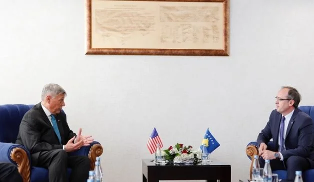 Vertrag zwischen Kosovo und Amerika unterzeichnet