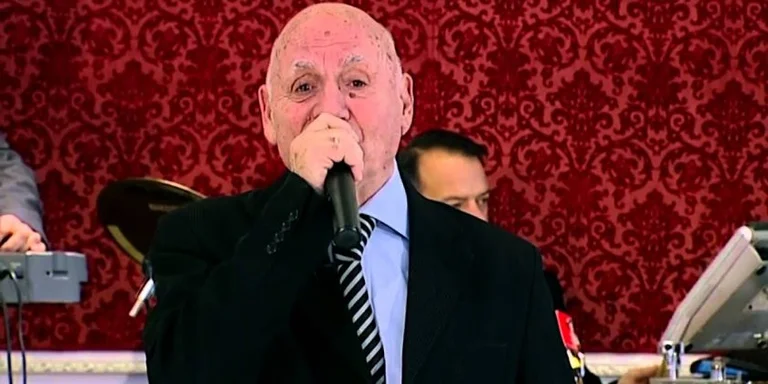 Vlora Dymosh to death. We've lost a man of a non-renewable artist
