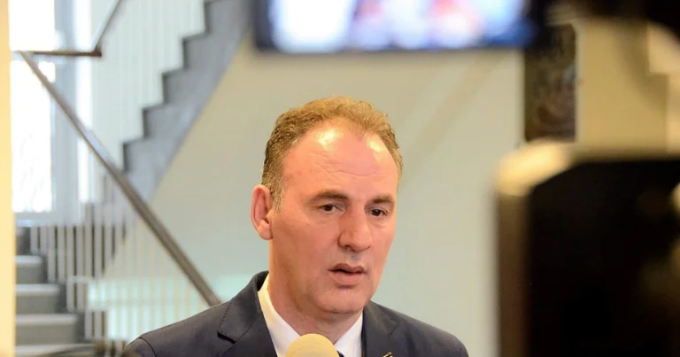 PDK in Malisheve-Limajt: La politica morale libera combatté Thaci e Wessel