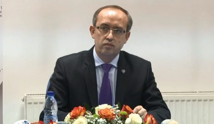 Avdullah Hoti veut parler aux médias à 15 h.