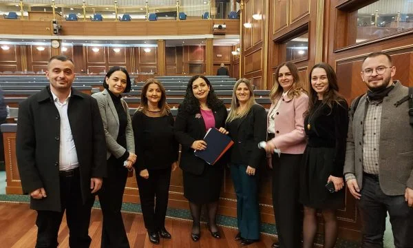 Vjosa Osmani among VVâtists after budget vote