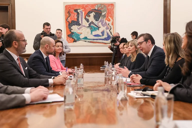 Warum will Aleksandar Vuciq Tanya Fajon verlassen?