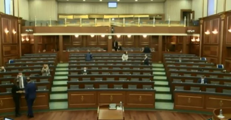 Warned at 11:00, MPs have not yet gathered in to vote for the 2021 budget