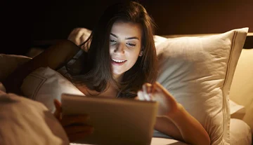 How often do women watch pornographic movies?
