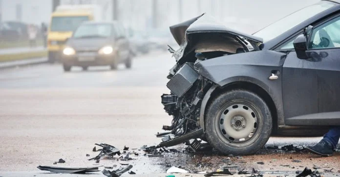 Cinq accidents du matin sur la route Pristina-Mitrovica, 15 voitures impliquées