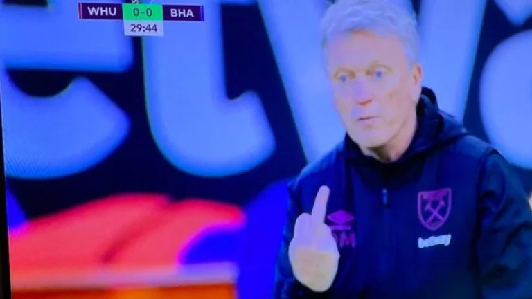 Spectacular Sister: Showing the middle finger to football players by giving instructions