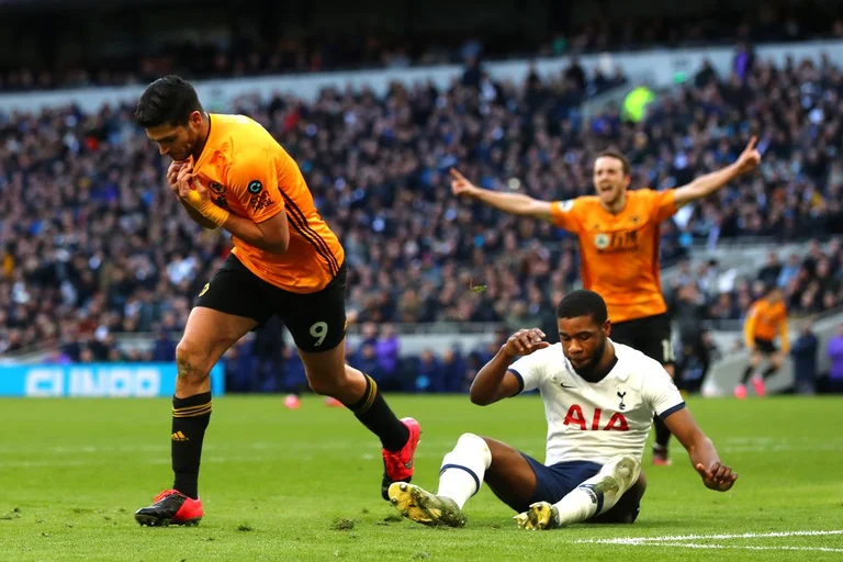 Official formations: Wolfves Tottenham