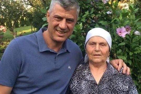 La madre del ex presidente Thaci se encuentra en Infectia, después de la infección coronaria