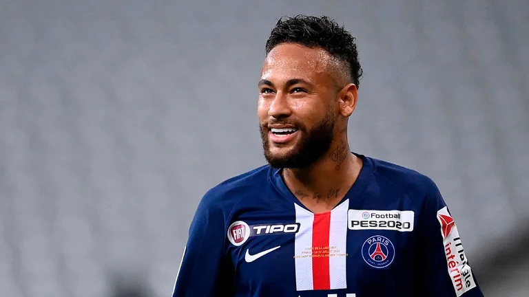 Neymar è ferito, ma non posso stare lontano dalle vacanze severamente criticate.
