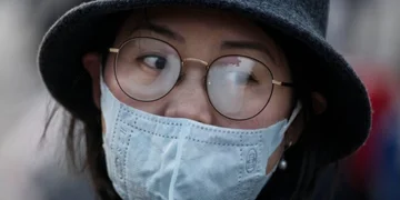 How to prevent blurry of glasses because of the use of masks