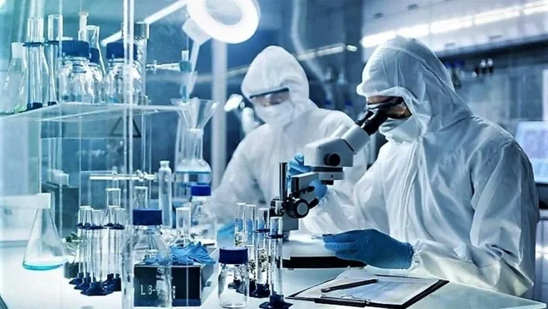EU on vaccine threshold, normality of the situation still far apart