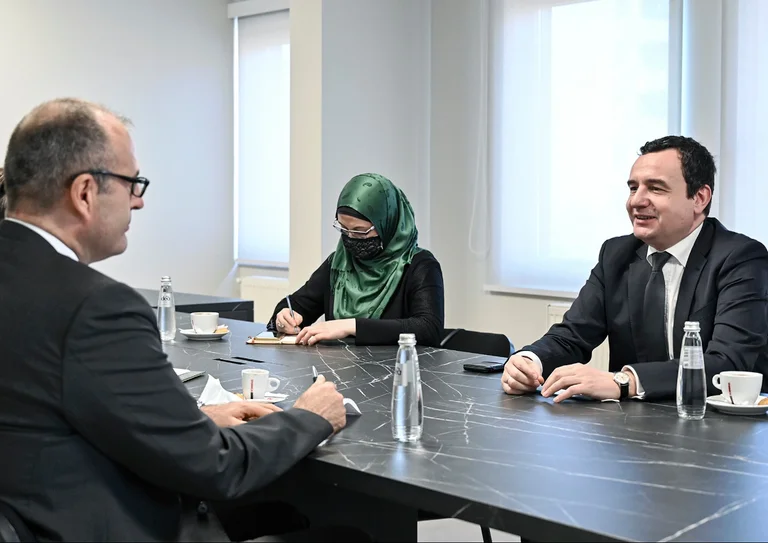 Kurti rencontre l'ambassadeur d'Erdogan : manque de raison pour Mustafa Bajrami