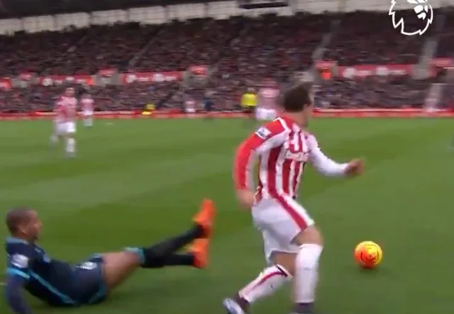 Premier League erinnert an Stoke City's Shaqiri spell, postet sein Superassist gegen Man City
