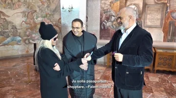 Rama dans un rêve avec Shakespeare: Il m'a dit d'aller à Anna Oxa et de lui dire que vous êtes dans mon armée.