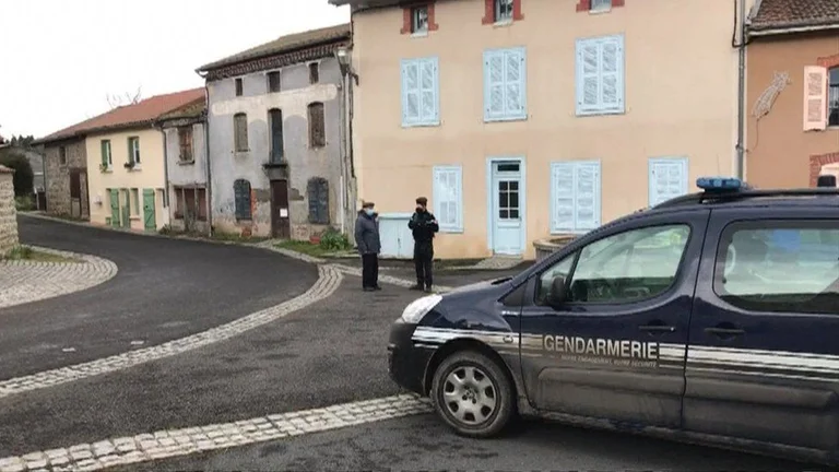 La violencia familiar avanza en la tragedia nacional: los franceses matan a tres agentes de policía en el centro de Francia